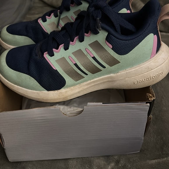 Adidas cloudfoam kids sneaker size 3 - Picture 2 of 3